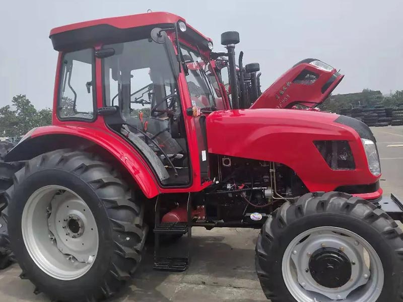 Four Wheel Drive Tractor